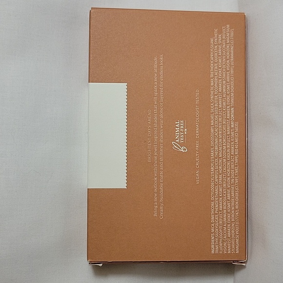 Complex Culture Future's So Bright Eyeshadow Palette - Picture 4 of 4